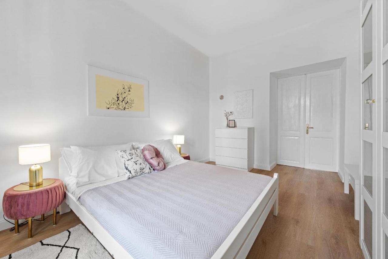 White Imperial Apartment Pula Exterior photo